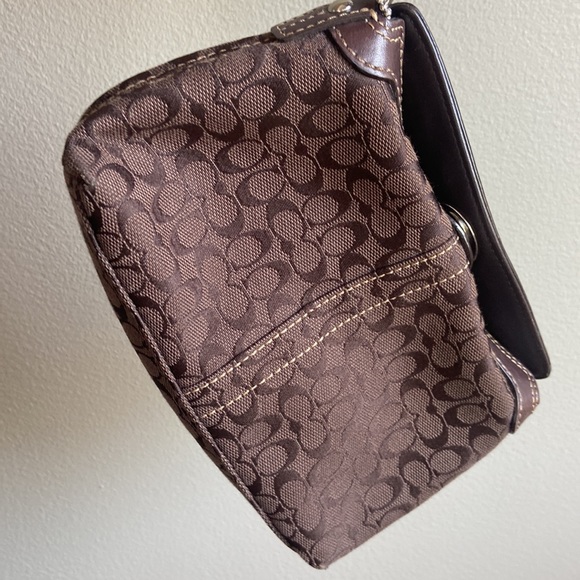 Coach Wristlet 🤎 Brown - Picture 2 of 3